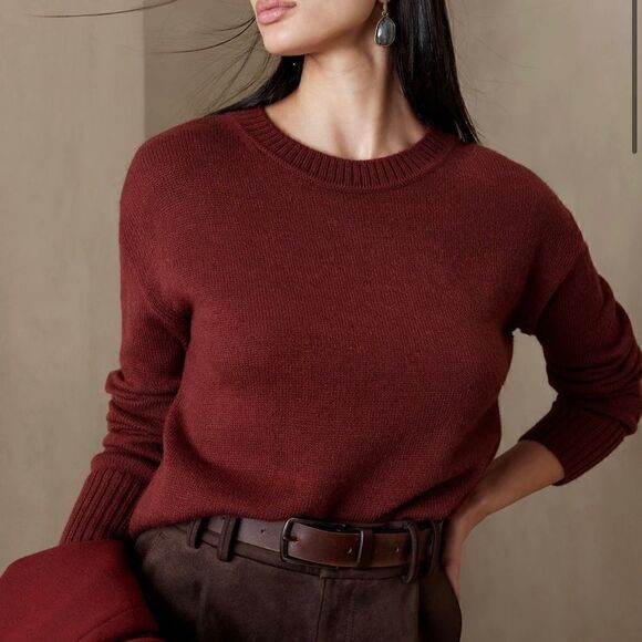 BANANA REPUBLIC Essential Crew Neck Sweater, Black, Size Medium - Picture 4 of 11